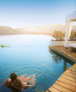 Отель Tentaciones Hotel & Lounge Pool - Adults Only  Икстапа-Сиуатанехо